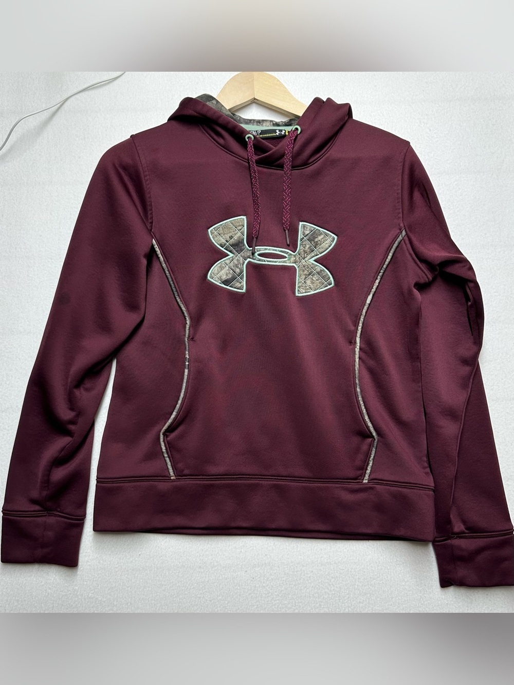 Under Armour Storm Hoodie Women’s Small Maroon Camo Logo